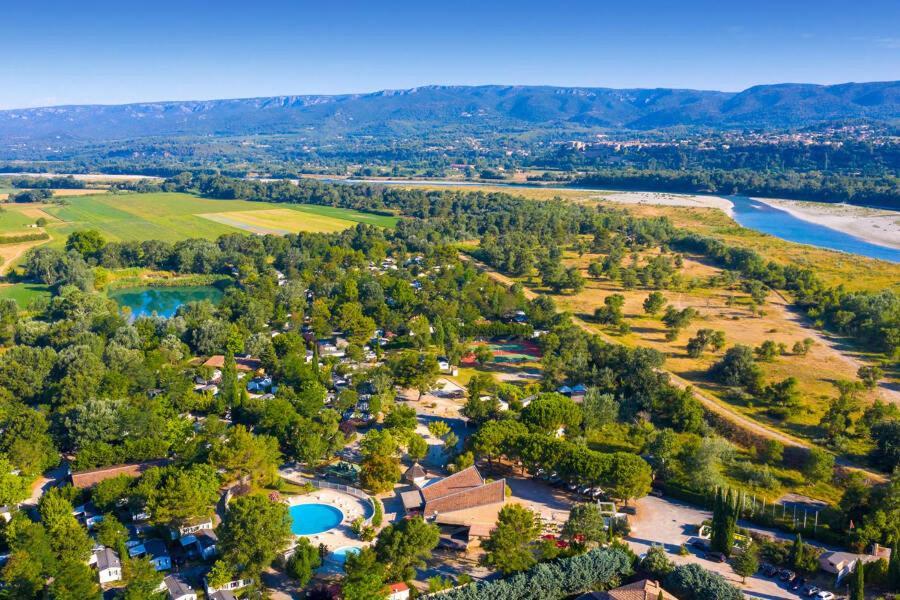 mobil home tout confort 6 personnes climatisé au pied du Luberon La Roque-d'Antheron Exterior foto
