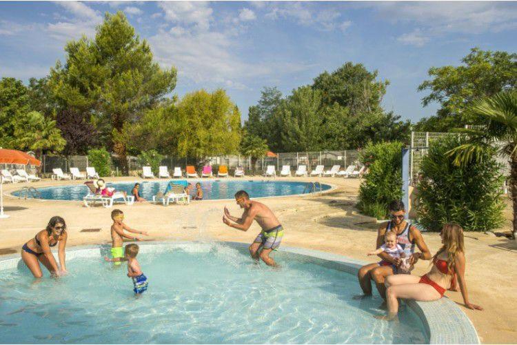 mobil home tout confort 6 personnes climatisé au pied du Luberon La Roque-d'Antheron Exterior foto