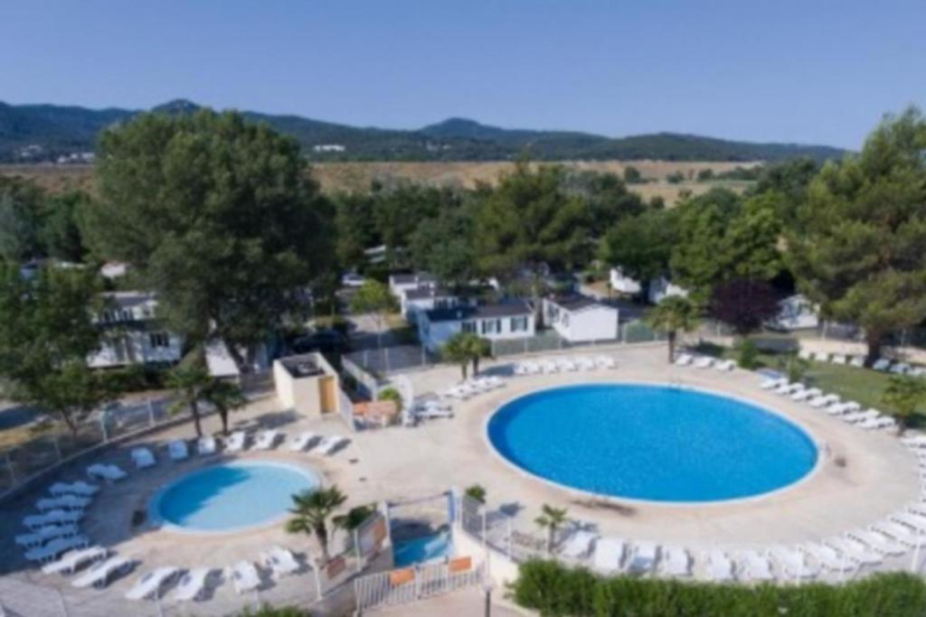 mobil home tout confort 6 personnes climatisé au pied du Luberon La Roque-d'Antheron Exterior foto